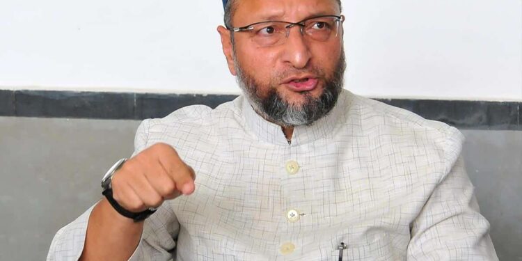 AIMIM सुप्रीमो असद ओवैसी ने किया बीआरएस का स्वागत, वहीं बीजेपी ने बताया केसीआर का दुस्साहस!