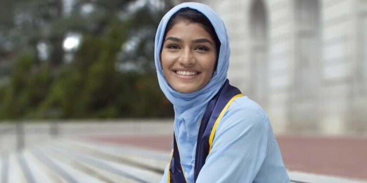 अमेरिकी मध्यावधि चुनाव में 23 वर्षीय भारतीय अमेरिकी मुस्लिम महिला नबीला सय्यद ने जीत हासिल की