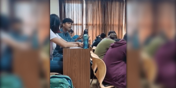 कर्नाटक: मणिपाल यूनिवर्सिटी के प्रोफेसर ने मुस्लिम छात्र को कहा आतंकवादी, कॉलेज प्रशासन ने किया सस्पेंड।