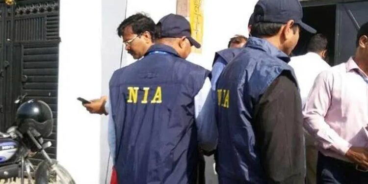 कश्मीर: मस्जिद के इमाम को 10 महीने बाद मिली जमानत, UAPA की चार्जशीट में आरोप- बेटी के इलाज के लिए एक शख्स को 500₹ दिए