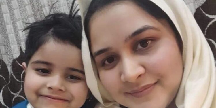 तलाकशुदा मां मुबीन फ़ातिमा ने पास की जेकेएएस परीक्षा लाखों महिलाओं के लिए बनी एक उदाहरण