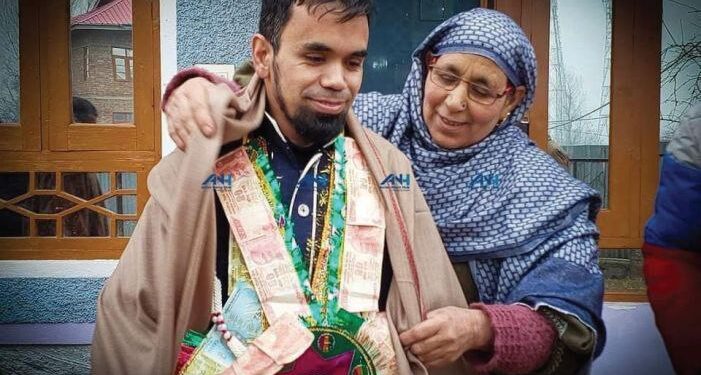 कश्मीर के सैयद आदिल जहूर ने आईएसएस की परीक्षा पास कर इतिहास रच दिया