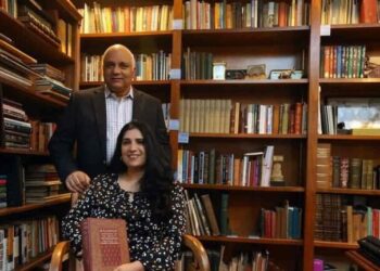 डॉक्टर जोड़ी ने नियाग्रा फॉल्स में दुनिया का पहला विदेशी कश्मीरी म्यूज़ियम स्थापित किया