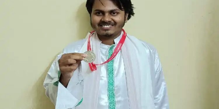 असम के इलियास खान रज़ा बड़े साइंटिस्ट बनने के लिए अमेरिका जाएंगे