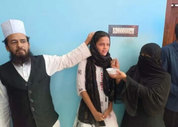 UP Board 10th result 2023: दूसरी रैंक हासिल करने वाली Mishkat Noor बनना चाहती हैं डॉक्टर!