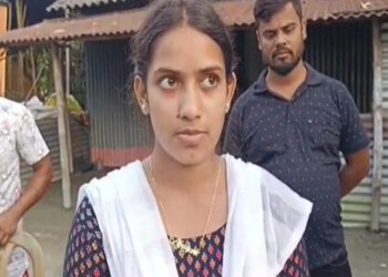 असम के सुदूर गांव की अफरूजा ने सारी बाधाओं को तोड़ते हुए विश्वविद्यालय परीक्षा में टॉप किया।