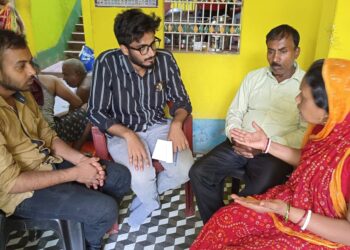 अधिवक्ता सैफुल इस्लाम स्वर्गीय सोनू कुमार शाह के परिवार के साथ