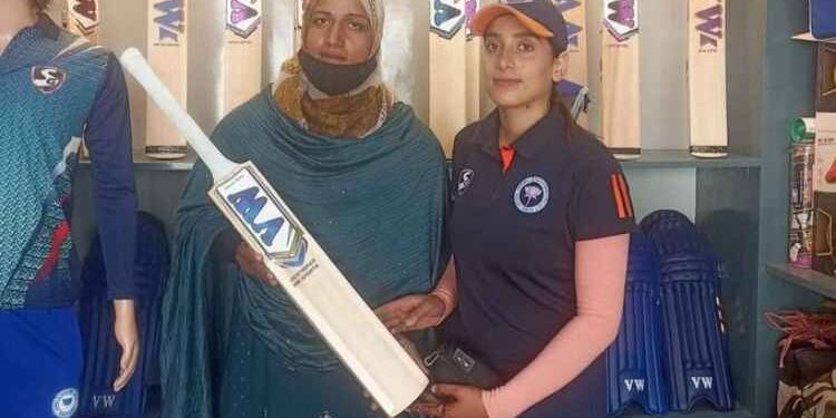 कश्मीर की रुबिया सय्यद आईपीएल में गुजरात जायंट्स के लिए खेलेंगी