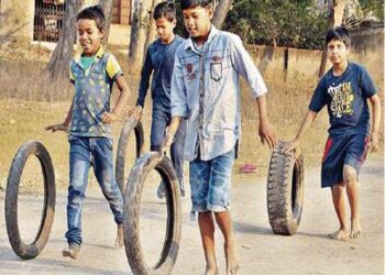 वक्त के साथ-साथ कितना कुछ बदल गया सही मायने में अब बचपन की पूरी तस्वीर ही बदल गई है।