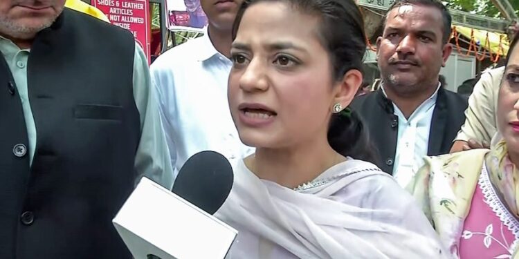 कश्मीरी राजनेता इल्तिजा मुफ्ती ने ANI पर मुस्लिम विरोधी नफरत फैलाने का लगाया आरोप।