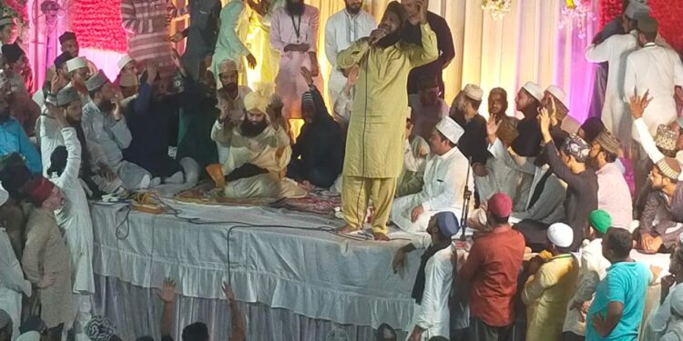 सरज़मीन-ए-मुगलसराय पर आमद-ए-हुज़ूर गुलज़ार-ए-मिल्लत।