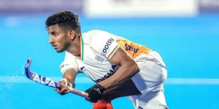 लखनऊ के आमिर अली को सुल्तान जोहोर कप हॉकी टूर्नामेंट में भारत की जूनियर हॉकी टीम का कप्तान बनाया गया।