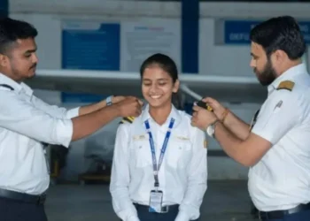 समायरा हुल्लूर बनीं भारत की सबसे कम उम्र की कमर्शियल पायलट, 18 साल की उम्र में रचा इतिहास।