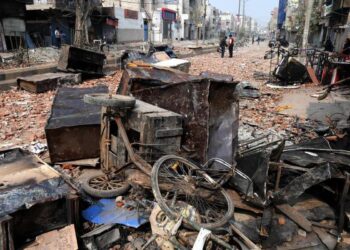 दिल्ली दंगा मामला: अदालत ने सबूतों से छेड़छाड़ पर जांच अधिकारी को फटकार लगाई।