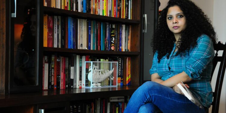 पत्रकार राणा अय्यूब के खिलाफ FIR दर्ज करने का अदालत का आदेश