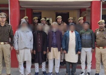 यूपी: बजरंग दल के धर्मांतरण के आरोप के बाद पांच मुस्लिम व्यक्तियों को गिरफ़्तार किया गया।