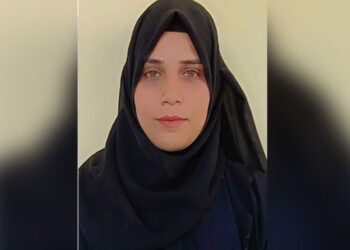 मौलाना आज़ाद नेशनल उर्दू यूनिवर्सिटी की छात्रा अनम ज़फर ने UGC-NET जेआरएफ में बनाया रिकॉर्ड, उर्दू में हासिल की ऑल इंडिया रैंक 1!