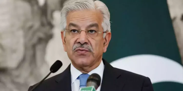 पाकिस्तान ने आतंकवाद को समर्थन देने को माना ‘ग़लती’, रक्षा मंत्री ख्वाजा आसिफ बोले- जंग नहीं चाहते