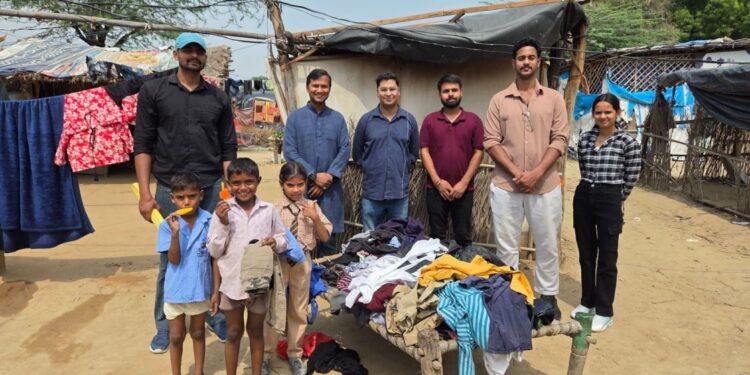 गौतम बुद्धा विश्वविद्यालय के समाज कार्य विभाग ने किया दान अभियान का सफल आयोजन।