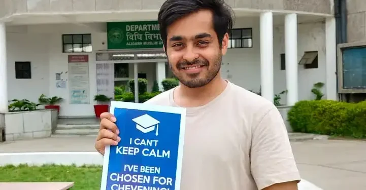 एएमयू के लॉ ग्रेजुएट ताहा बिन तसनीम को मिला प्रतिष्ठित चीवनिंग स्कॉलरशिप, कैंब्रिज यूनिवर्सिटी में करेंगे एलएलएम।