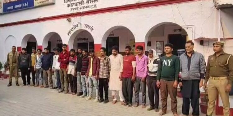 संभल: कोर्ट ने 20 लोगों को जमानत दी, मुख्य आरोपी अभी भी जेल में।
