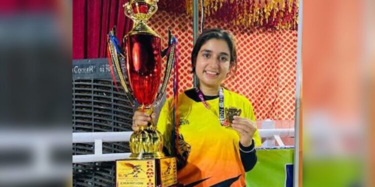 एएमयू की नबीला खान ने फेडरेशन कप रोलर स्केटिंग डर्बी में उत्तर प्रदेश को दिलाया गोल्ड।