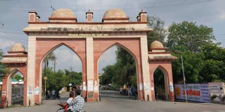 रामपुर: मिलक में ख़ानदानी रास्ता दबंगों ने किया कवर्ड, पीड़ित ने जताई जान को खतरे की आशंका।