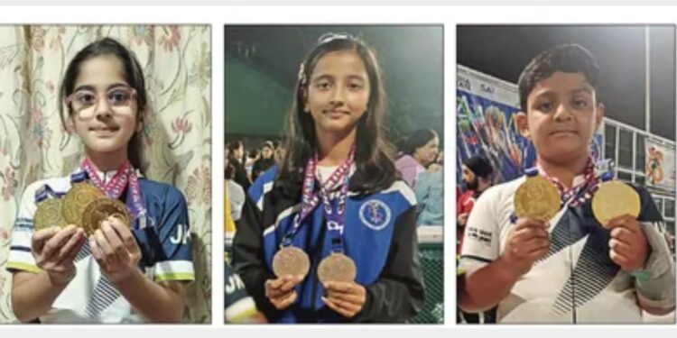 कश्मीर के स्केटर्स ने जेके रोलर स्केटिंग चैम्पियनशिप में 8 मेडल जीते।