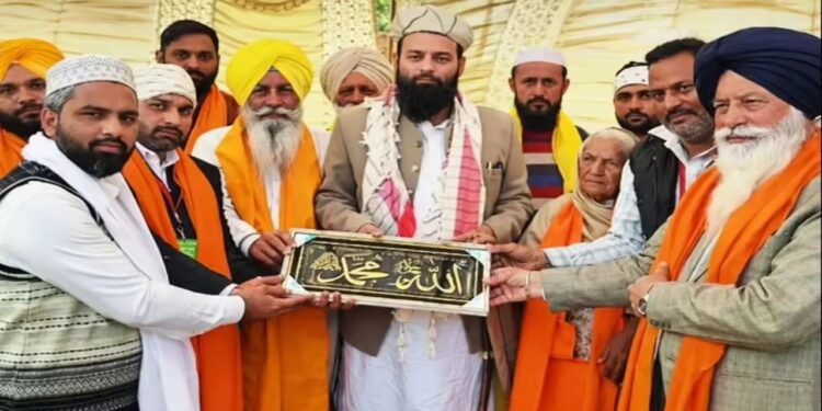 ‘नमाज़ के लिए दूसरे गांव जाना पड़ता था’ — सिख महिला ने मस्जिद के लिए दान की ज़मीन, हिंदुओं ने दिया आर्थिक सहयोग।